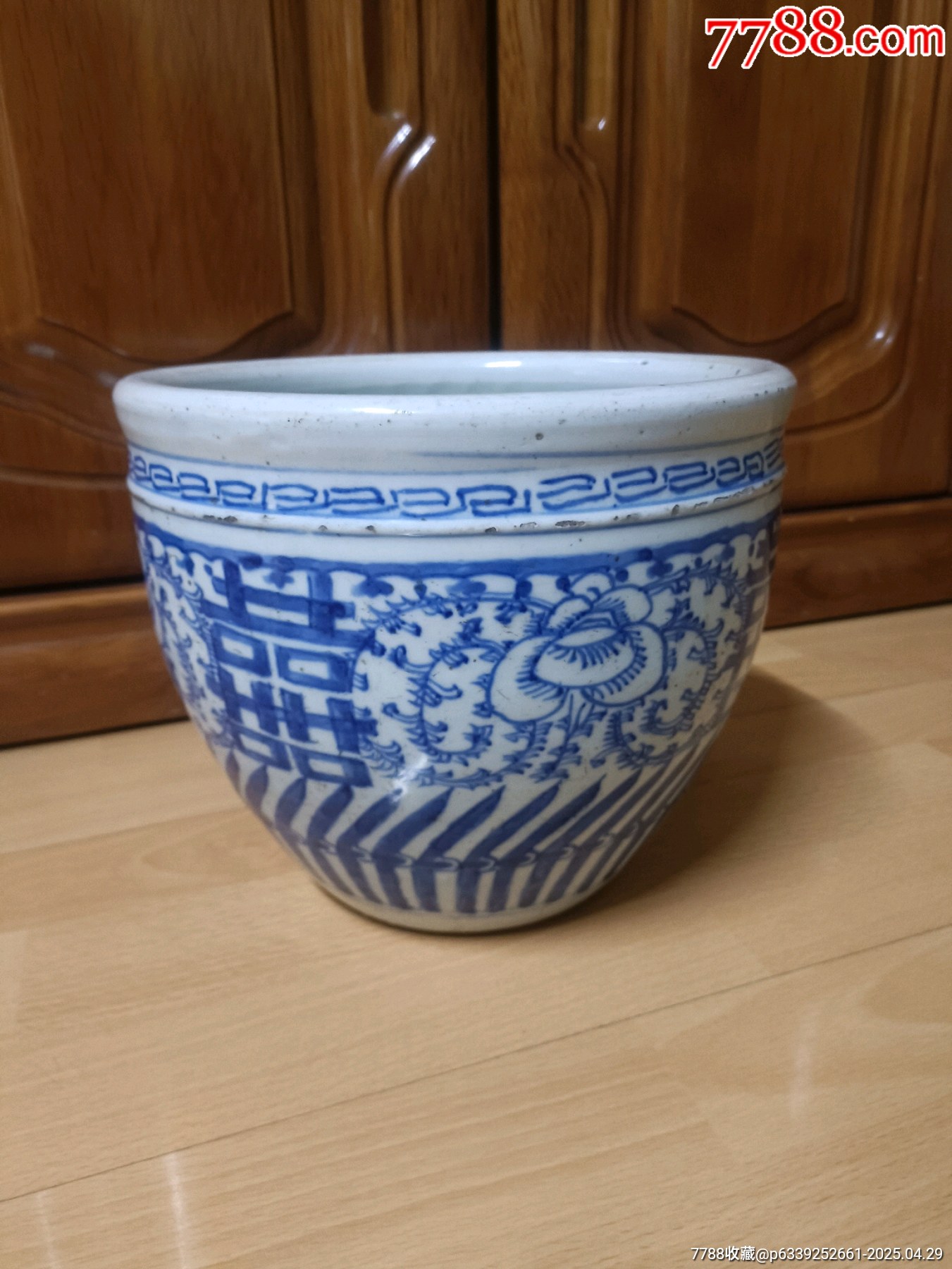 清代青花缠枝花卉喜字缸-青花瓷-7788旧书网