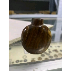 清代翡翠鼻烟壶- 烟草市场