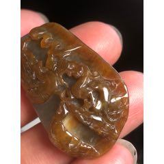 天然翡翠俏色巧雕龍鳳呈祥