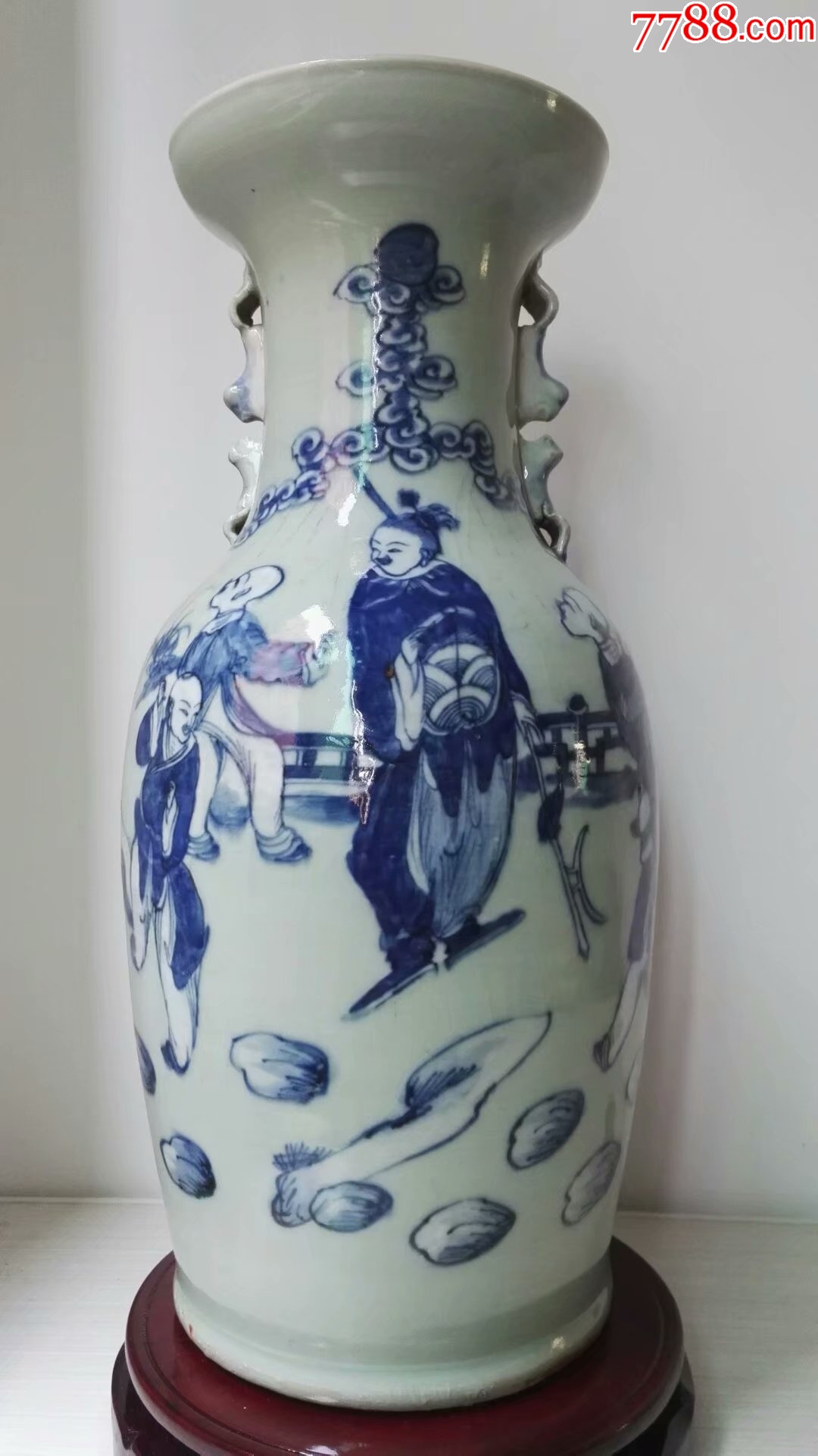 中国清代永和軒款豆青釉青花人物山水紋天球瓶、高さ31cm X径20cm