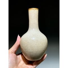 中国明代龍泉窑玉壶春瓶、箱付き、サイズ高さ約31cm径17cm口10cm 中国明代龍泉窑玉壶春瓶、箱付き、サイズ高さ約31cm径17cm口10cm