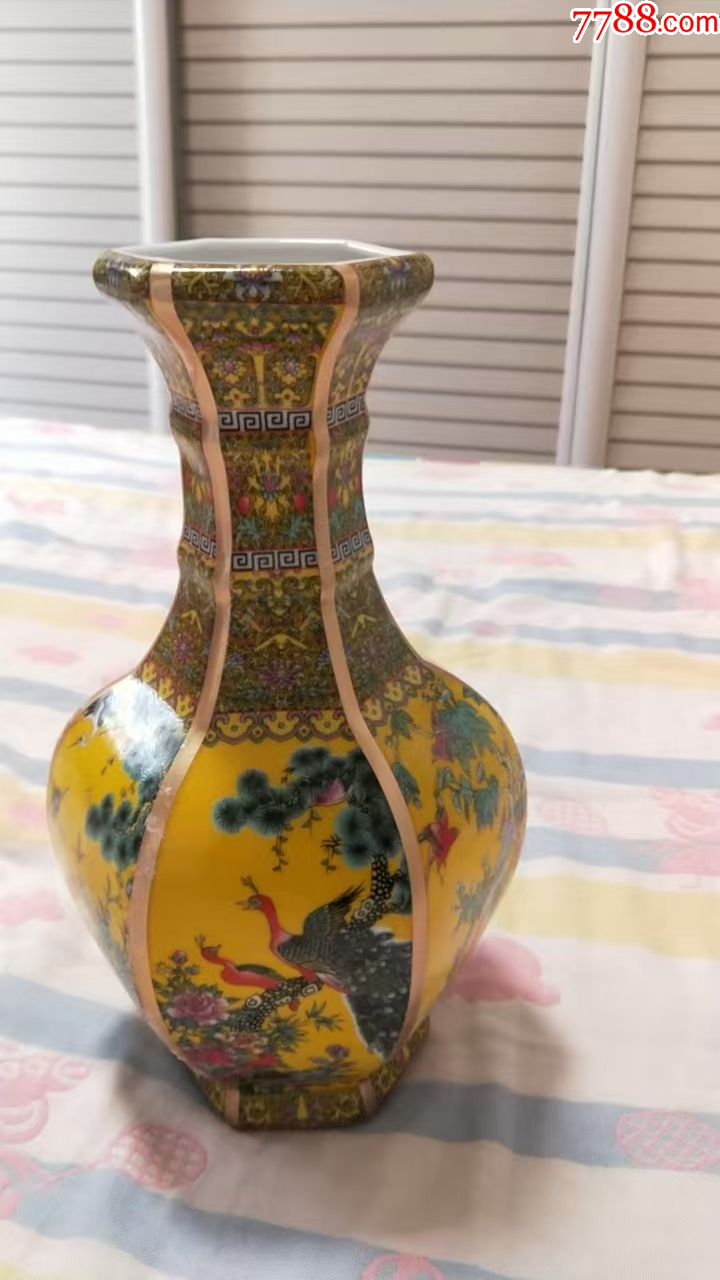 タケハナ　中国　大清雍正年製　缸豆紅釉　花瓶　C　R6689E A fine and extremely rare flambé-glazed Jun-type jar, Seal