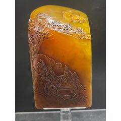 田黄印章:名家之作，料子细腻。手感非常好。料子中带有萝卜纹。红筋