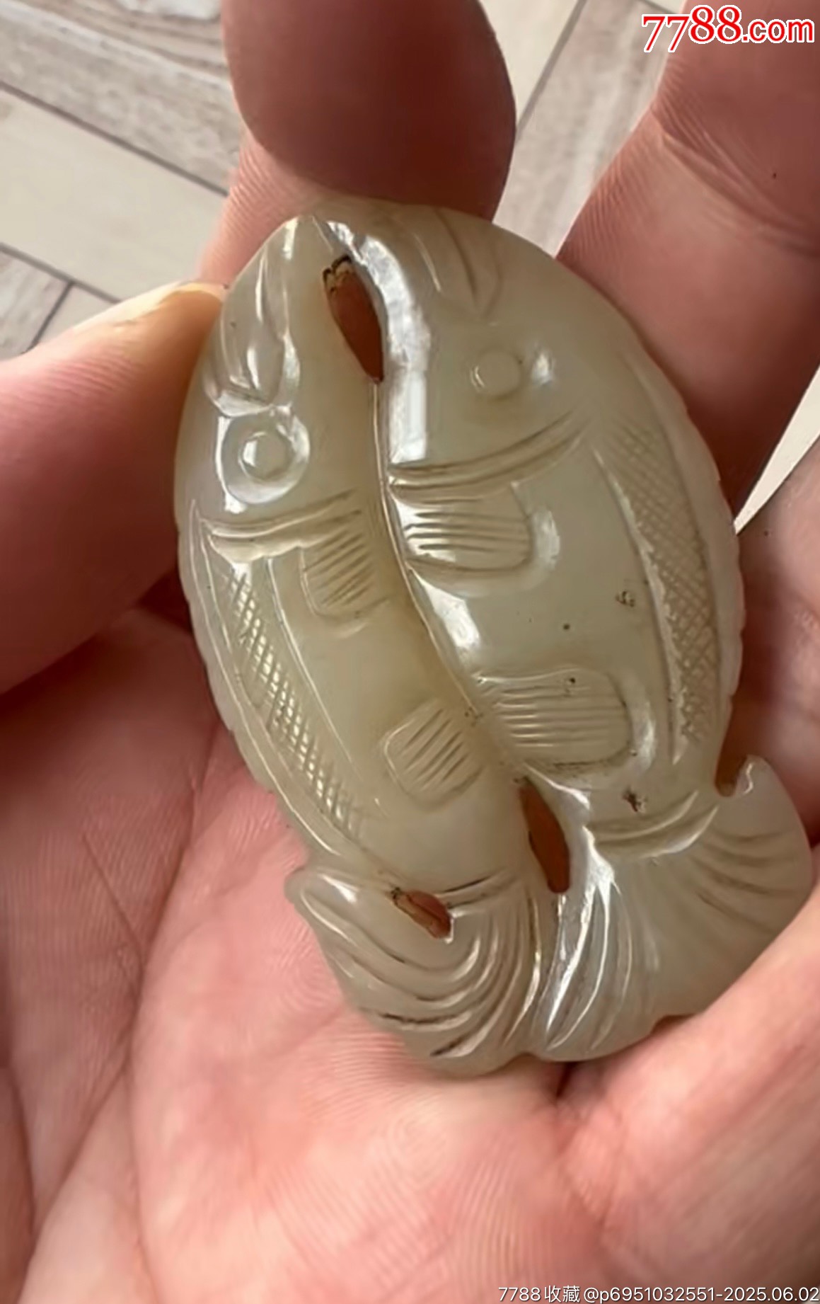 和田玉魚親子の彫刻 56748653.jpg