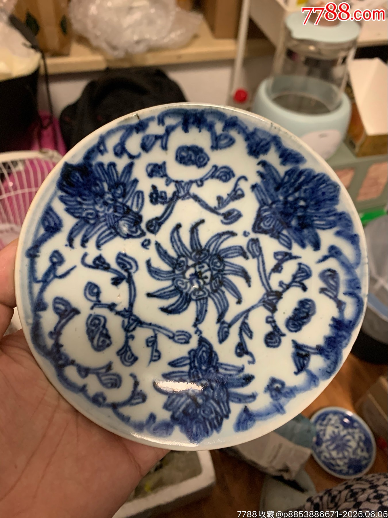 晚清道光時(shí)期青花纏枝蓮青花盤（直徑14厘米）盤口一個(gè)不明顯沖線其余全美品_價(jià)格99元_第1張_7788收藏__收藏?zé)峋€