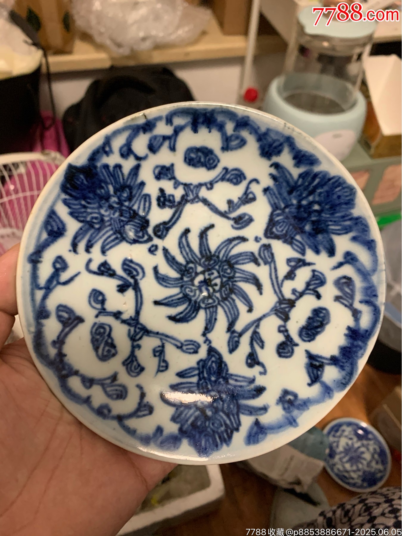 晚清道光時(shí)期青花纏枝蓮青花盤（直徑14厘米）盤口一個(gè)不明顯沖線其余全美品_價(jià)格99元_第2張_7788收藏__收藏?zé)峋€