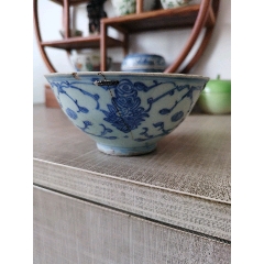 A fine blue and white 'chrysanthemum' jar, Mark and period