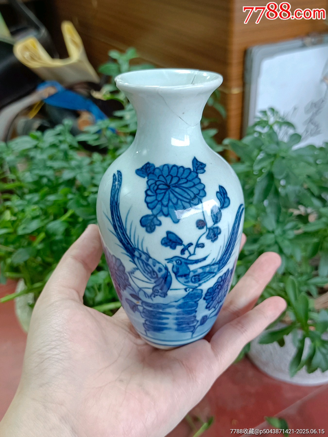青花花鸟瓶，青花瓶，花鸟瓶，青花花卉，细路青花，看上去是民国的，腹