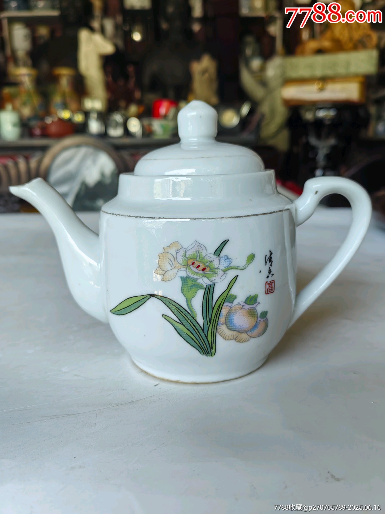 八九十年代水仙花诗文茶壶，白玉添秀色，红艳增茗香，富有诗意