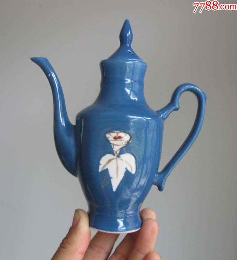 蓝釉小酒壶，中间留白工艺花朵，完整_彩绘瓷/彩瓷_图片鉴别_收藏