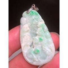 天然翡翠漂綠點(diǎn)吊墜殘件