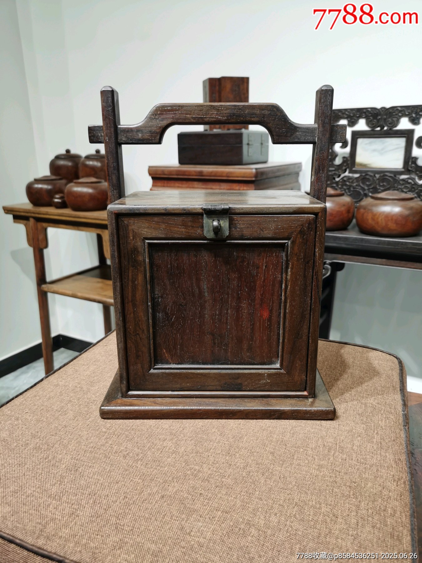 唐木製 蓋付き小物入れ 黄花梨風 木工芸品 文房具箱 唐木製 蓋付き小物入れ 黄花梨風 木工芸品 文房具箱（【書道