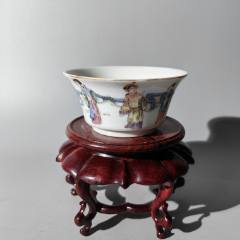 中国古玩　粉彩人物画香合　直径9.2㎝　東Y5-0608① 中国古玩 粉彩人物画香合 直径9.2㎝ 東Y5-0608①