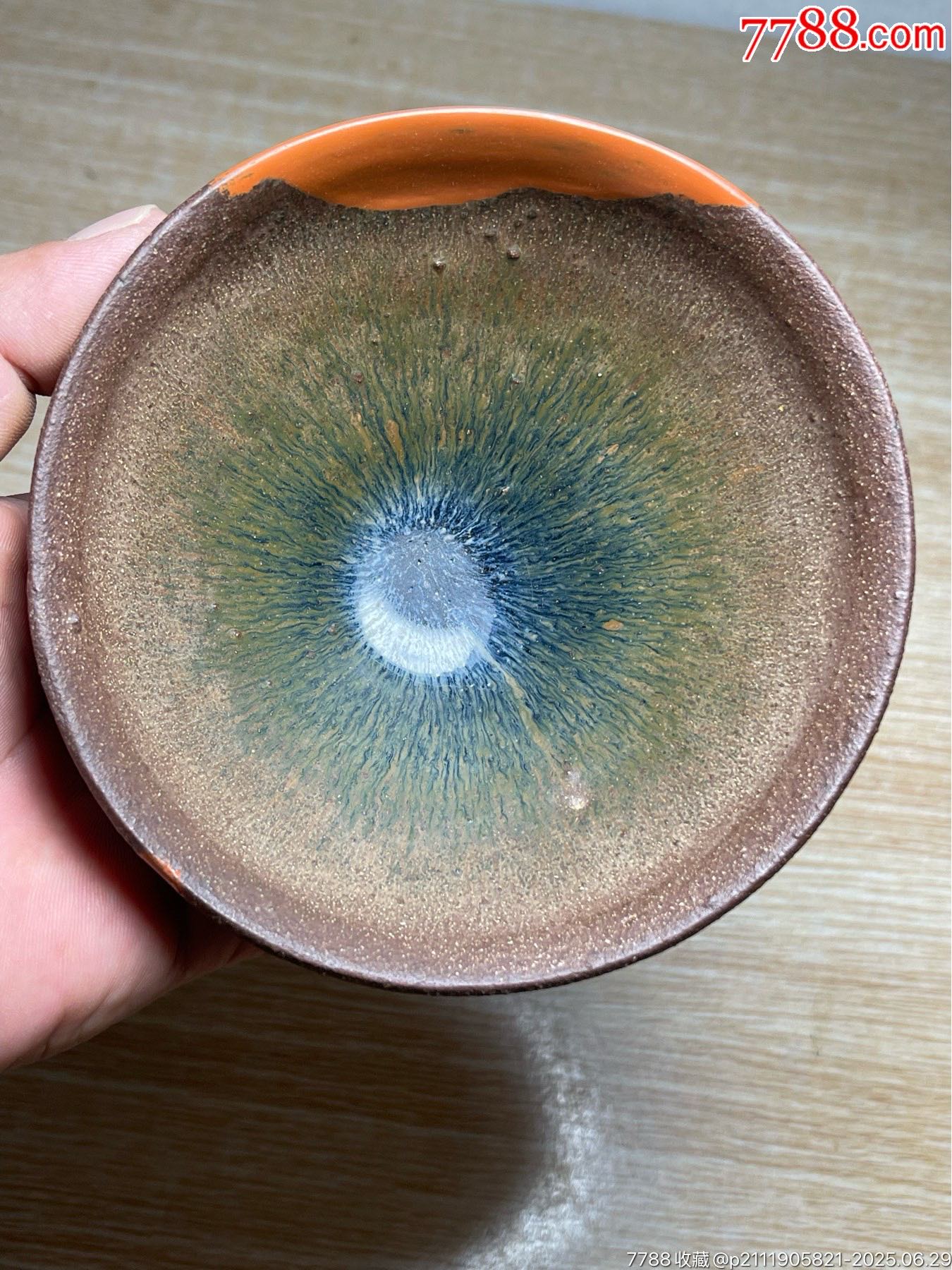 宋代建窑兔毫束口盏，口径约13厘米，高度约6.2厘米左右。釉色漂亮