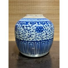 中国美術 明 青花纏枝 富貴佳器款 獅子紋碗 高 6cm 明 A blue and white bowl, Ming dynasty, Jiajing period, yutang
