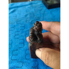 清代篆刻家小松款(黄易）寿山石浮雕山水人物闲章一枚，完整。边款释文