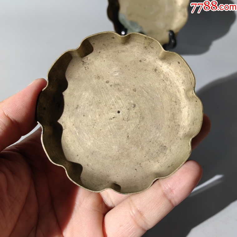 民國(guó)葵口銅盤一對(duì)包老銅器香爐筆架錢幣鎮(zhèn)尺墨盒銅壺銅座佛像_價(jià)格380元【清茗敘瓷丶】_第2張_7788收藏__收藏?zé)峋€