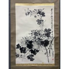 何宗逊，湖北籍画家写意画中堂《墨菊图》国画书法古玩字画。纸本绫裱