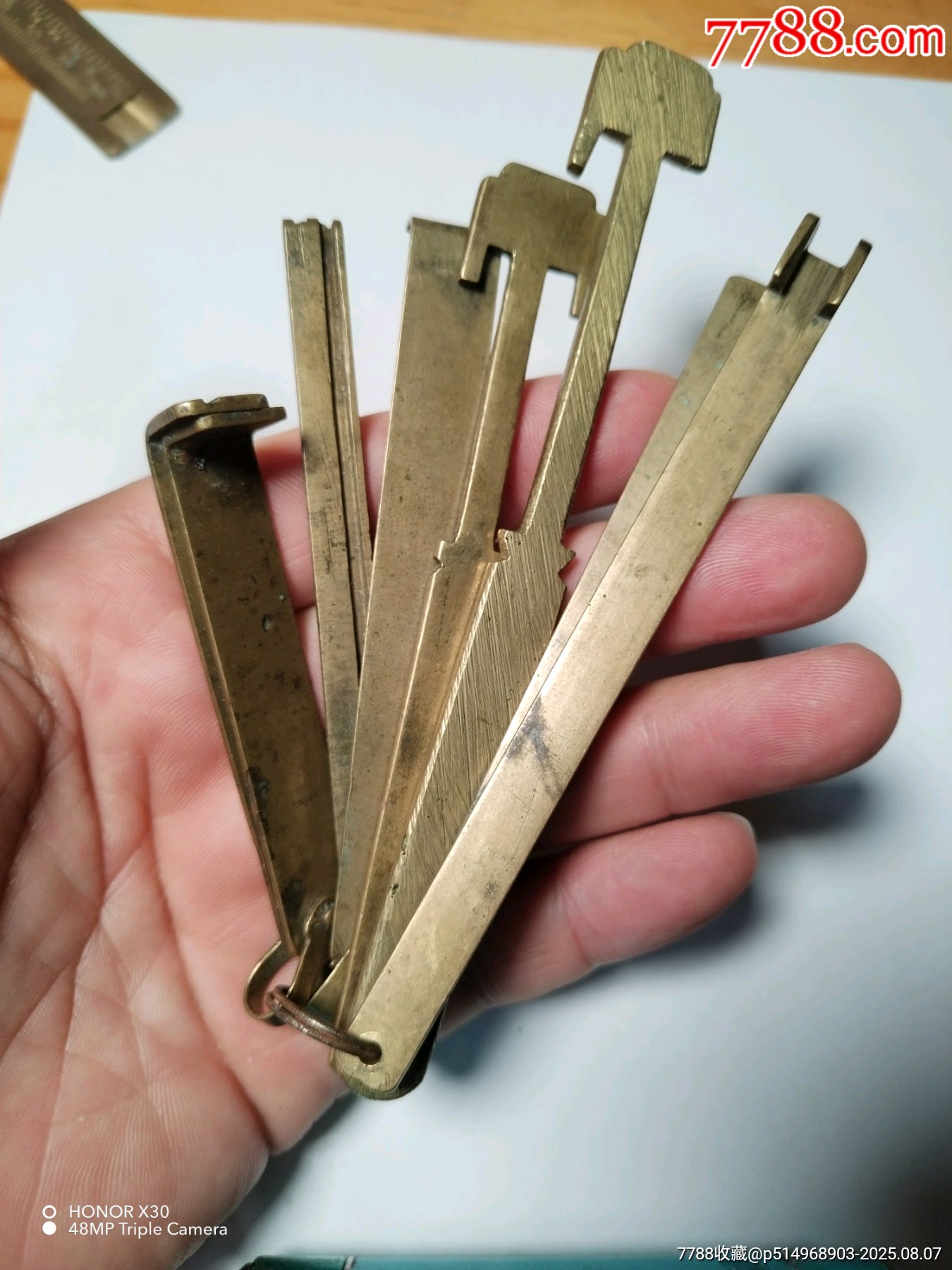老铜钥匙,五把一组,长度12厘米左右。铜质厚重,包浆自然。_铜锁/铜钥匙_民俗怀旧杂货店【7788收藏__收藏热线】
