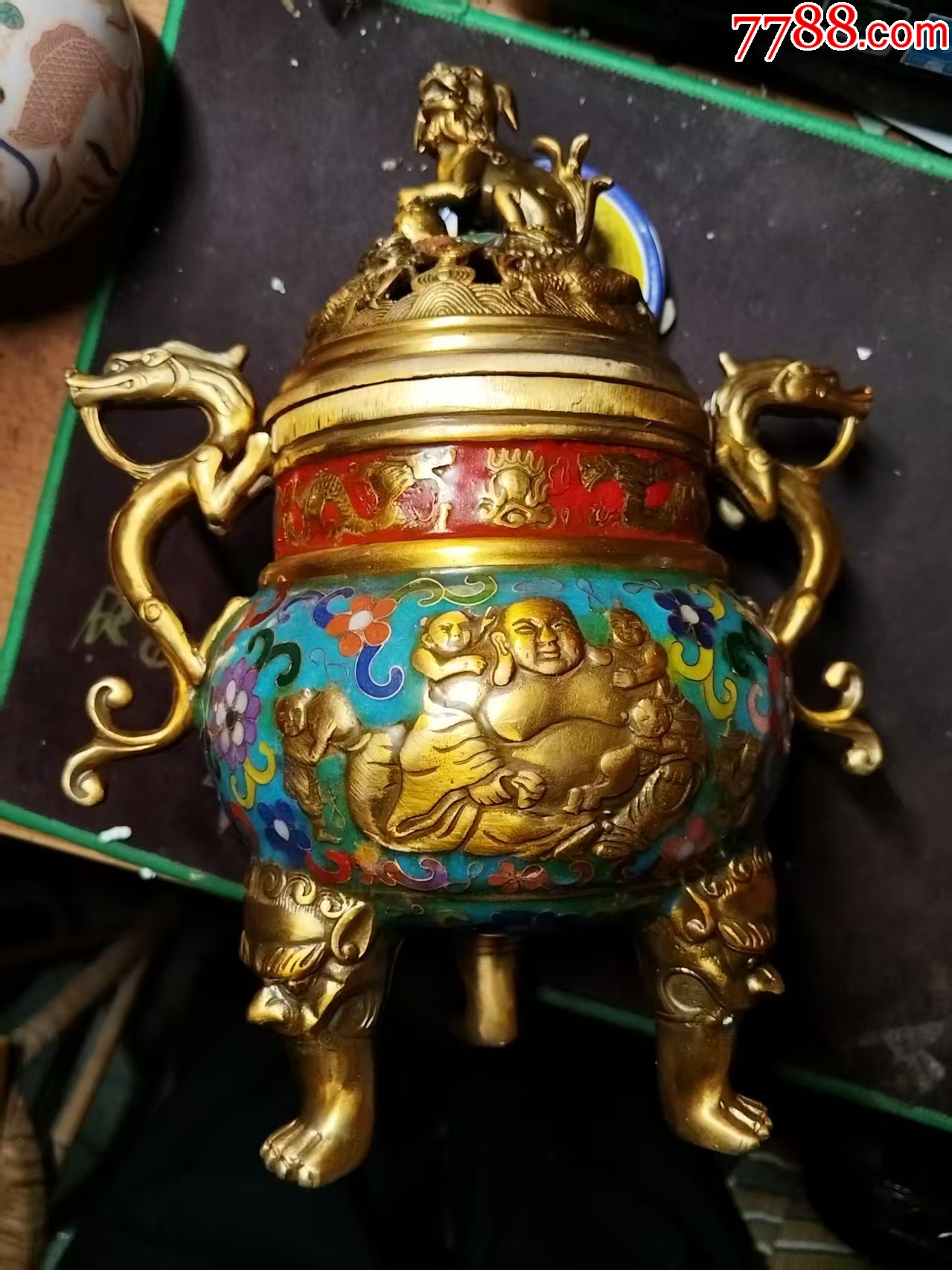 精品収蔵・銅製・景泰藍・琺瑯彩・花卉紋・如意雙耳・三足熏香炉