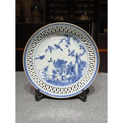 清代乾隆时期青花「喜鹊搭桥-梅开五福」镂空大赏盘_青花瓷_图片收藏_