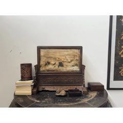 玳瑁雕诗文插屏 玳瑁雕诗文插屏 玳瑁笔筒- 南京正大拍卖有限公司