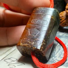 和田玉 赤玉 希少 鼻煙壺 嗅ぎタバコケース 古玉 彫刻 魚 軟玉 ネフライト 和田玉 赤玉 希少 鼻煙壺 嗅ぎタバコケース 古玉 彫刻 魚 軟玉