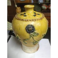 中国美術 古玩 米黄釉堆白花鳥花瓶 景德鎭製 中国美術 古玩 米黄釉堆白花鳥花瓶 景德鎭製