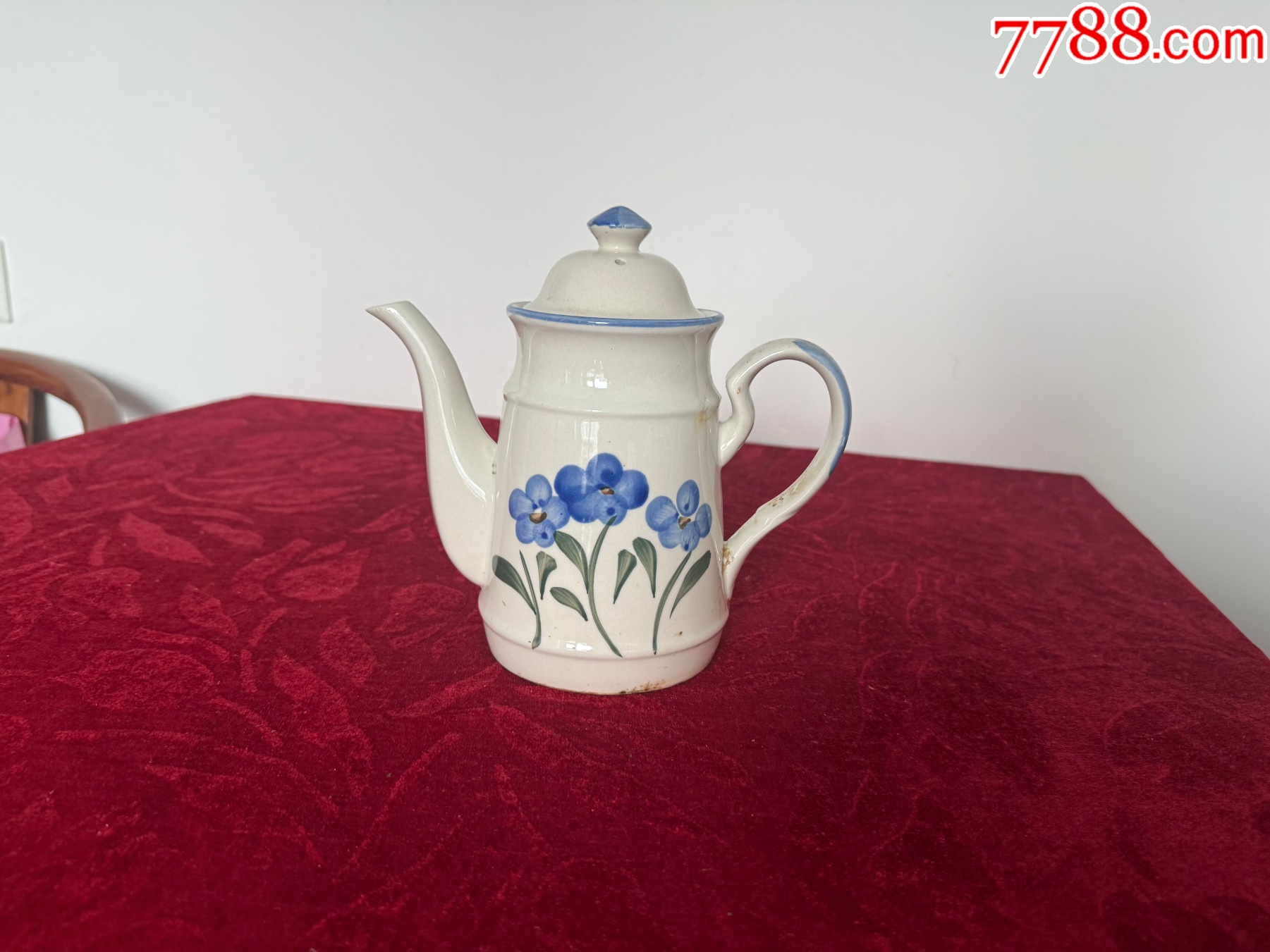茶壶收藏】民国到建国前后白釉瓷青花手绘花卉画握把大茶壶-茶壶-7788红宝书