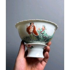六七十年代景德镇粉彩八仙转心碗此碗为景德镇老厂货，品相完整，工艺