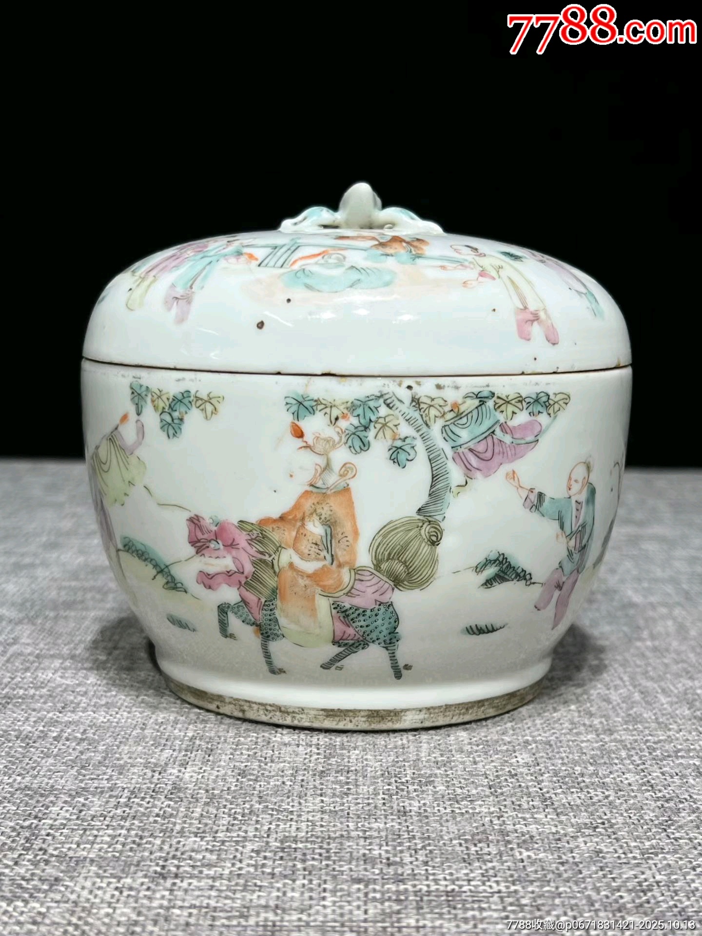 中国,同治時代の陶器容器 麒麟送子図 清晚期同治款粉彩人物麒麟送子图盖罐尺寸高12.3公分，直径13.2公分