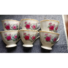 清光緒時代 豆青釉皮球花双系耳三足香炉　【旧家蔵出し】　精密繊細(E-54) 清光緒時代 豆青釉皮球花双系耳三足香炉 【旧家蔵出し】 精密