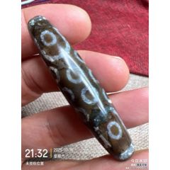 朱砂爆满墨绿色双财神图腾象雄玛瑙天珠【宝贝尺寸】：天珠长58宽