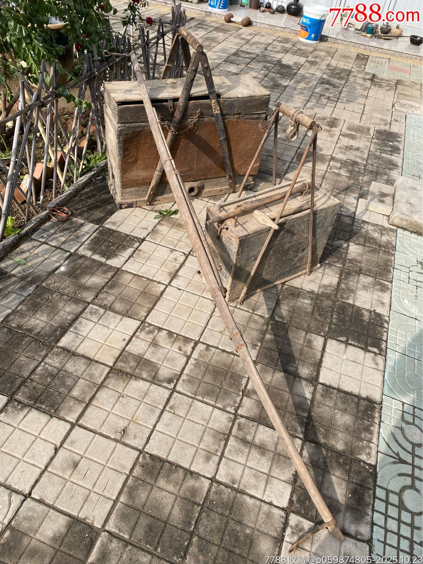 清代铁匠下乡挑子担子,修锅补铁匠,古代匠人使用工具,_其他木制用品_图片欣赏_收藏价格_7788连环画