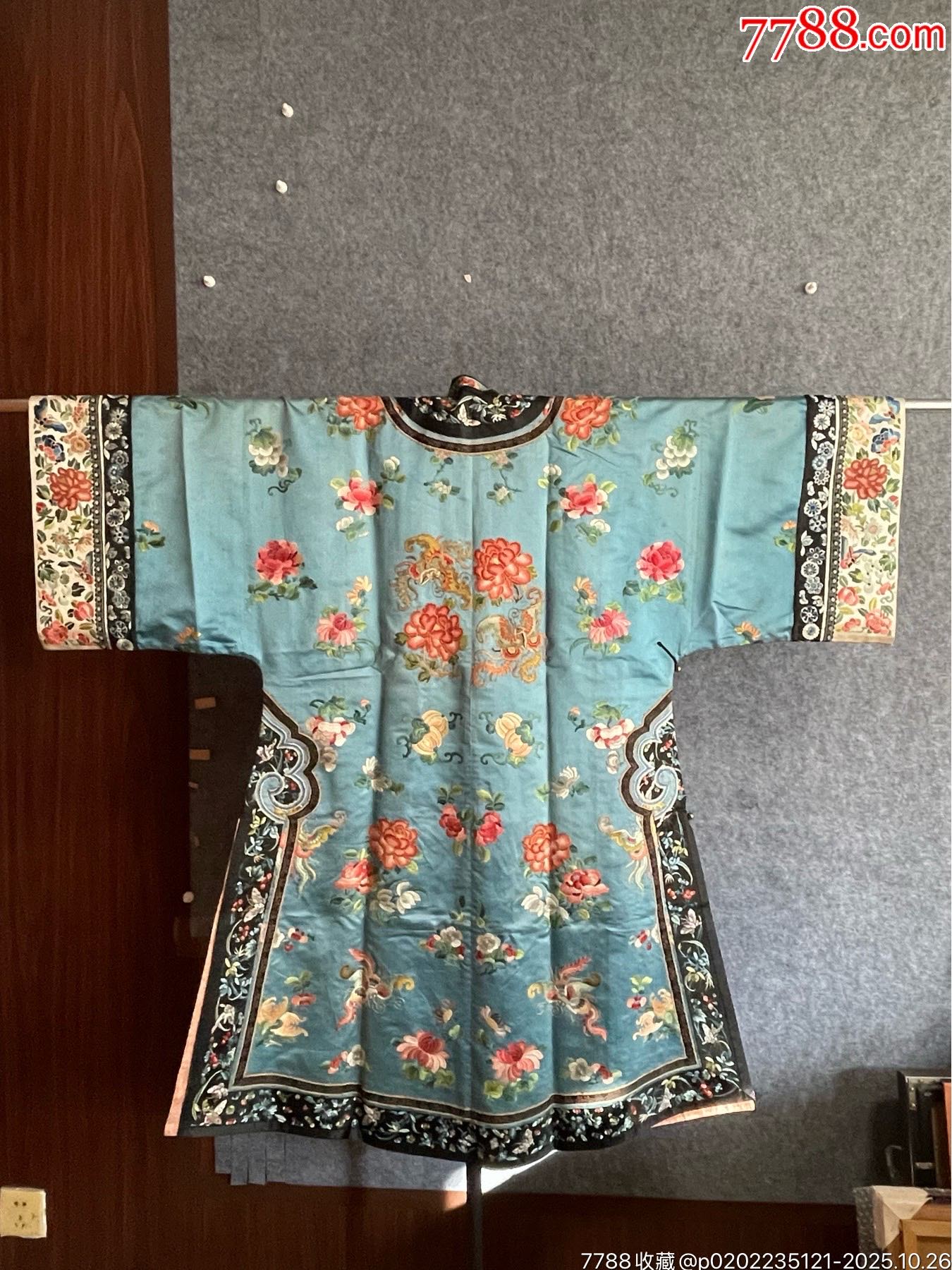 清代五彩打籽绣湖蓝宫廷氅衣清代刺绣湖蓝海水江崖氅衣110-140-140_补子/绣片_慕森堂【7788收藏__收藏热线】