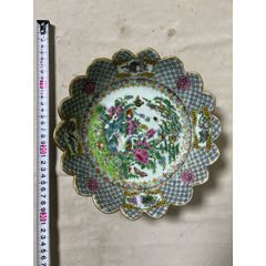 乾隆粉彩，大清乾隆年制，乾隆本朝款，六字官窑款形制，大名誉品，题材