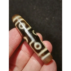 旧藏上肯，金刚三眼天珠，虎牙金刚，质地细腻，色泽温润，光气十足