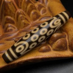 藏区回流老料高油包浆红肉四眼天珠搭配多宝天珠精心编制项链_天珠_图片