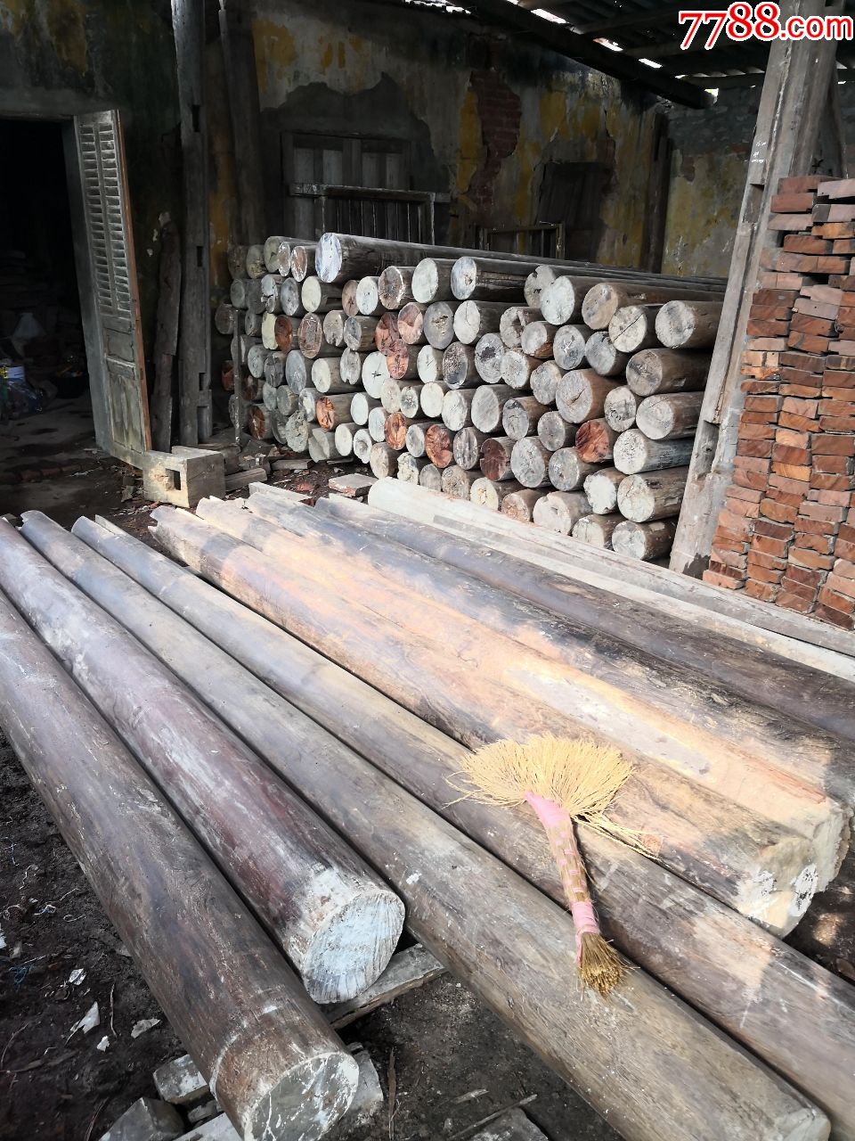 铁梨木圆柱铁梨木拆房老料铁梨木大板