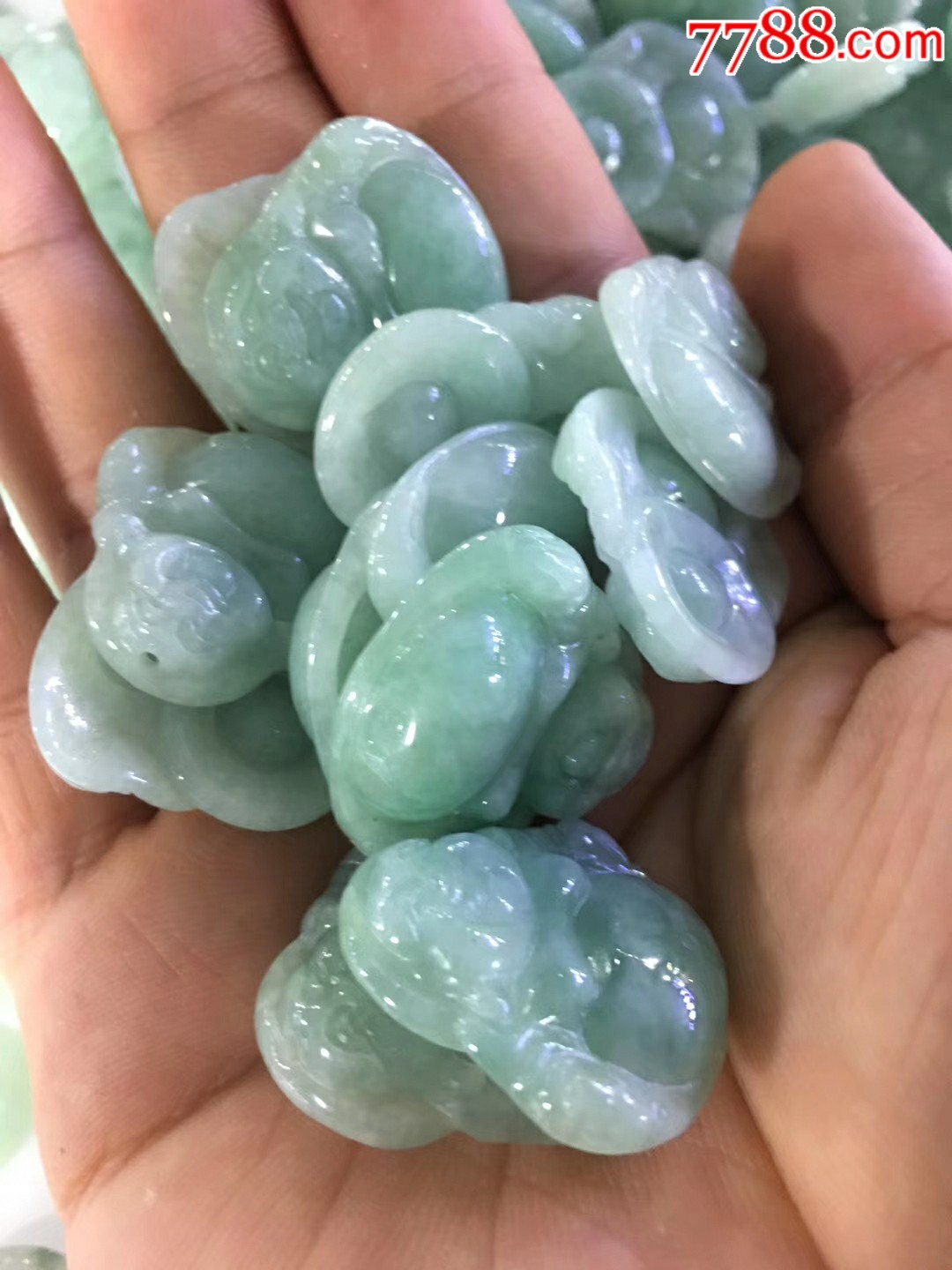 翡翠豆青色玉佛