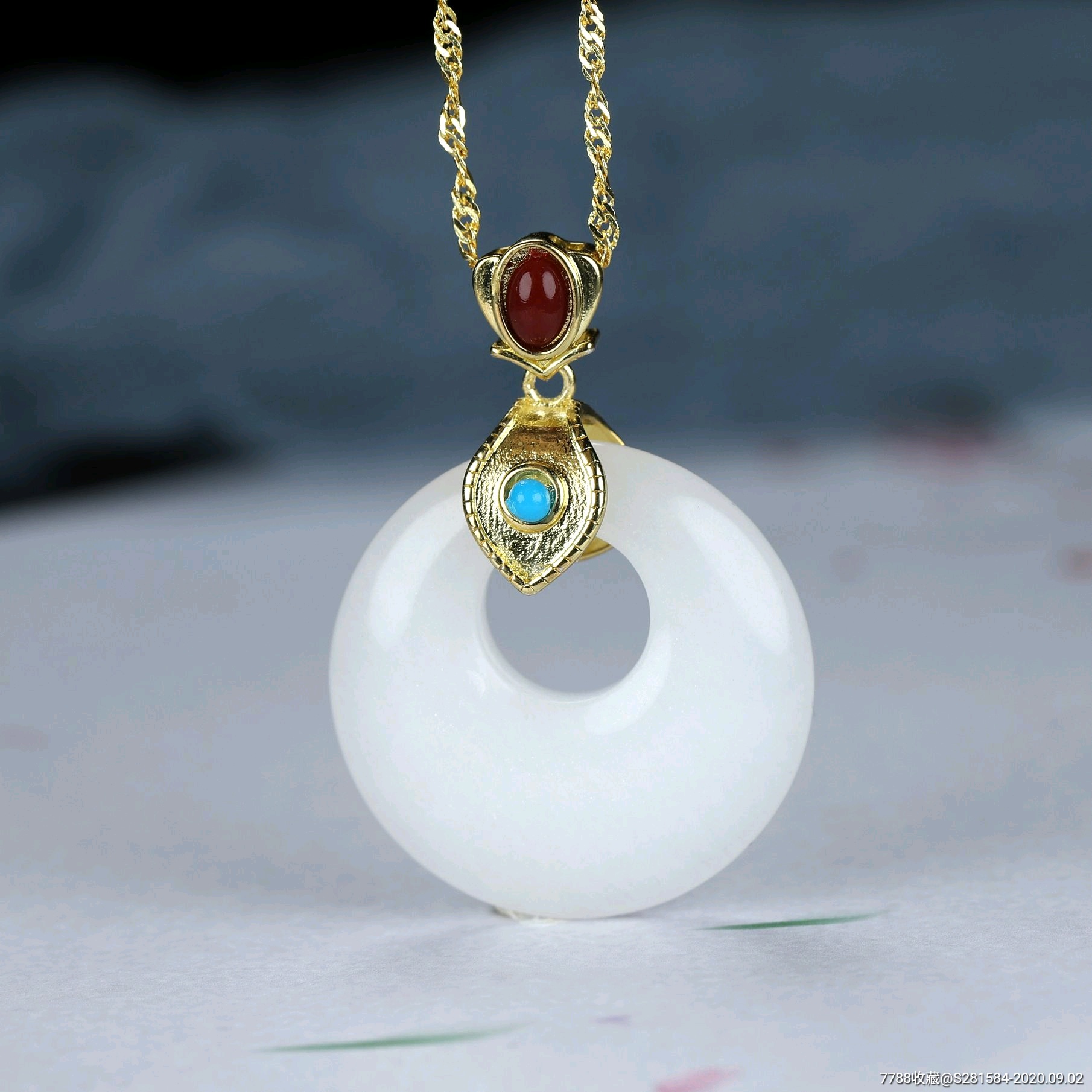 新疆白玉金丝玉公主扣吊坠