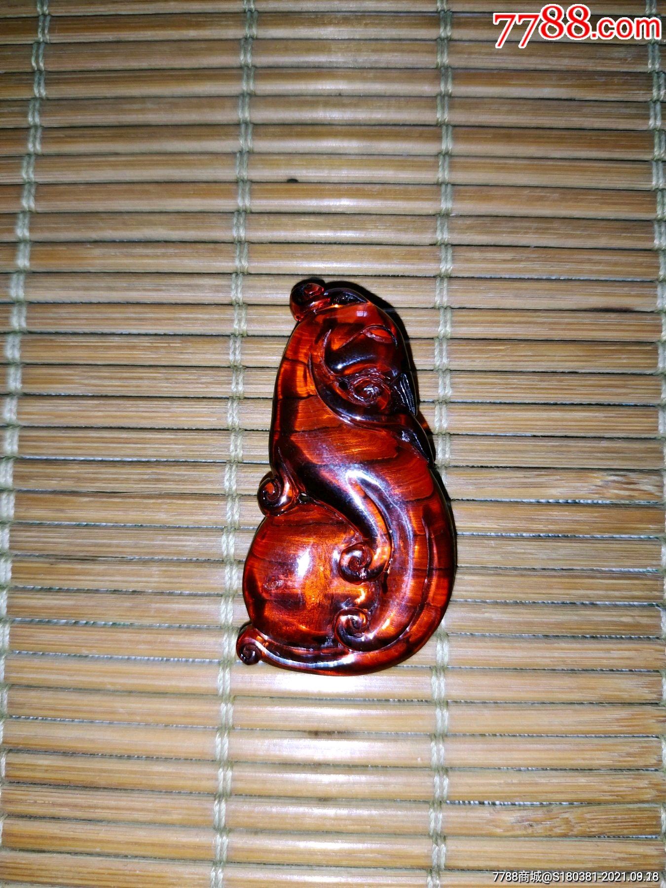 波罗的海天然琥珀血珀雕凤凰府上有龙吊坠挂件挂坠