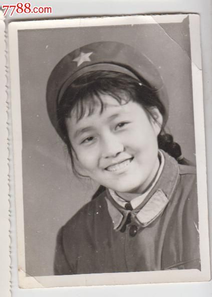 七十年代女兵彩照图片图片