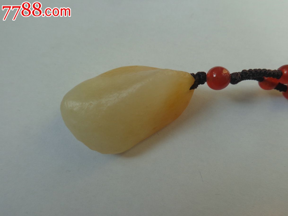 新疆克拉玛依戈壁玉黄色籽料原石挂件s0088