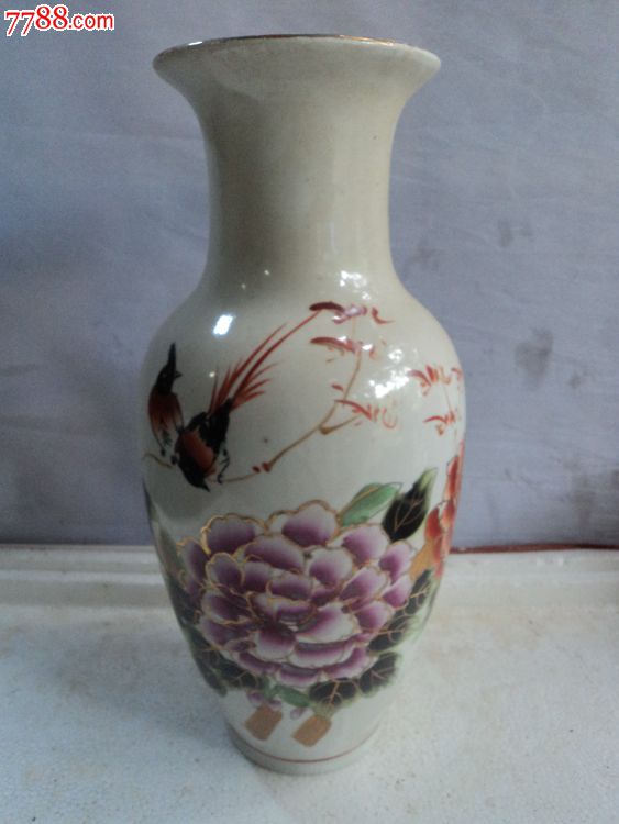 老潮彩花瓶一个