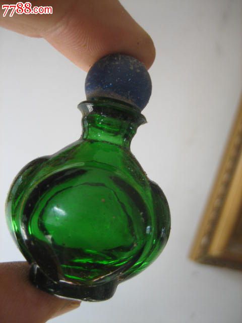 漂亮民国小号玻璃瓶子美女盛香水的深绿色瓜棱玻璃瓶子