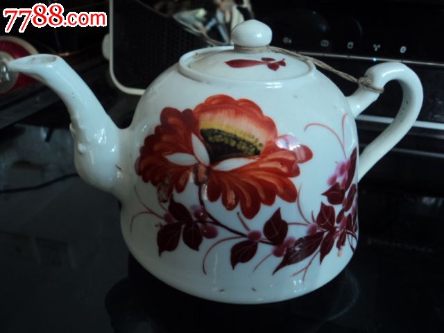 吴立生花卉小壶