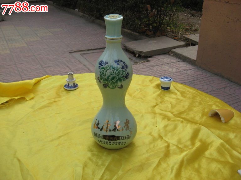 酒瓶收藏杜康花瓷葫芦形一斤装酒瓶品相完美