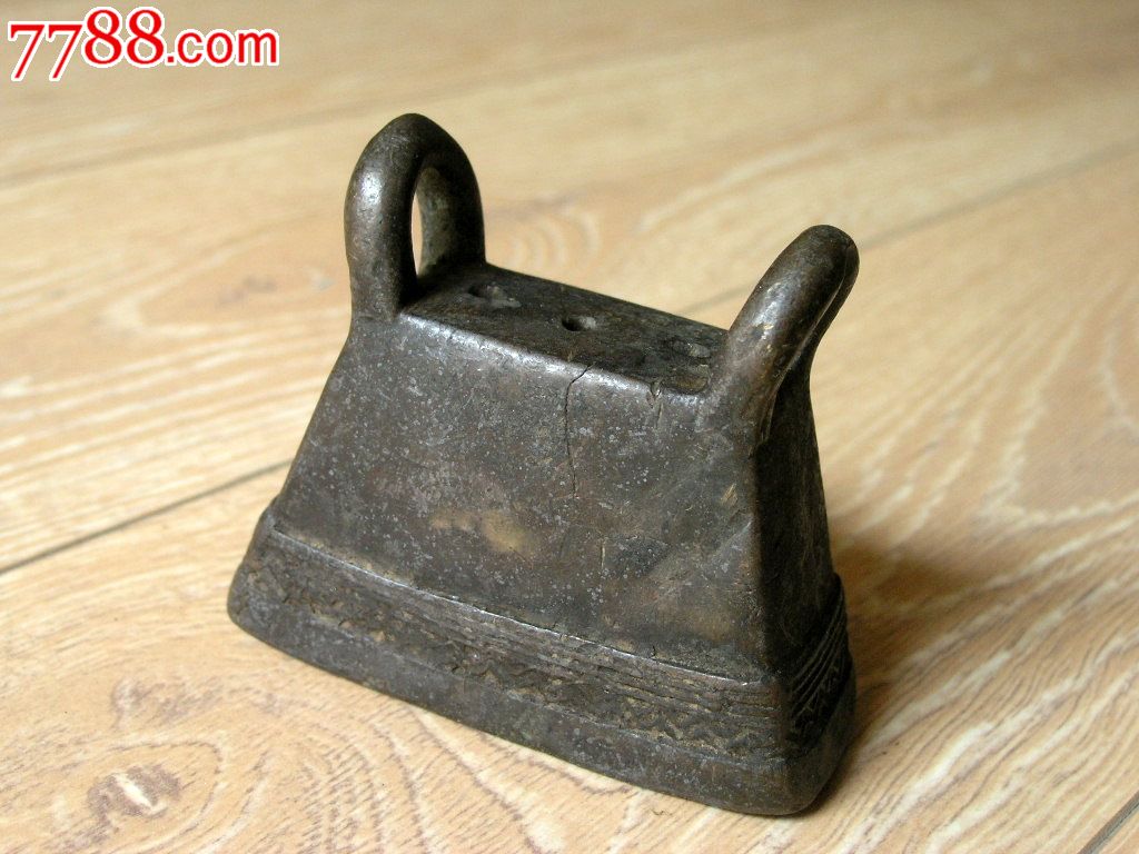 马帮遗旧140403边疆早期扁方錾花双耳中号铜铃铛