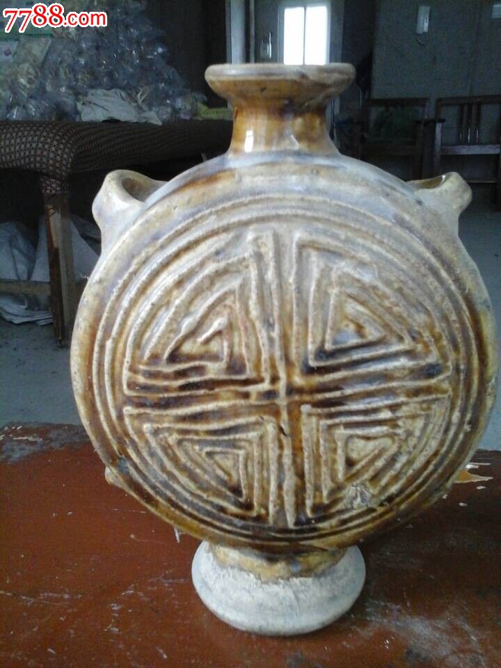 "商品>>>>￥6008品99钟型人物茶壶￥8,0008品99清代印泥盒￥8